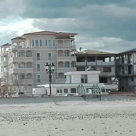 Seaview 2 Bedroom Mamaia Nord Lägenhet